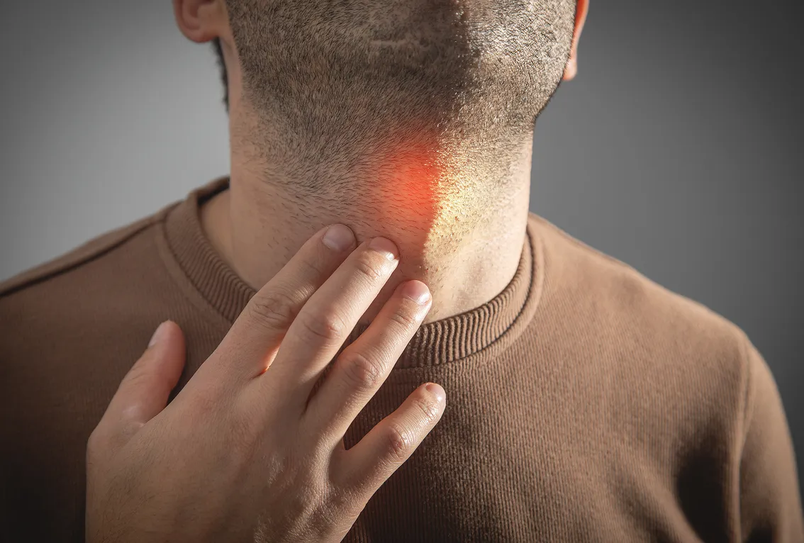 Symptoms of <em>Throat Cancer</em>